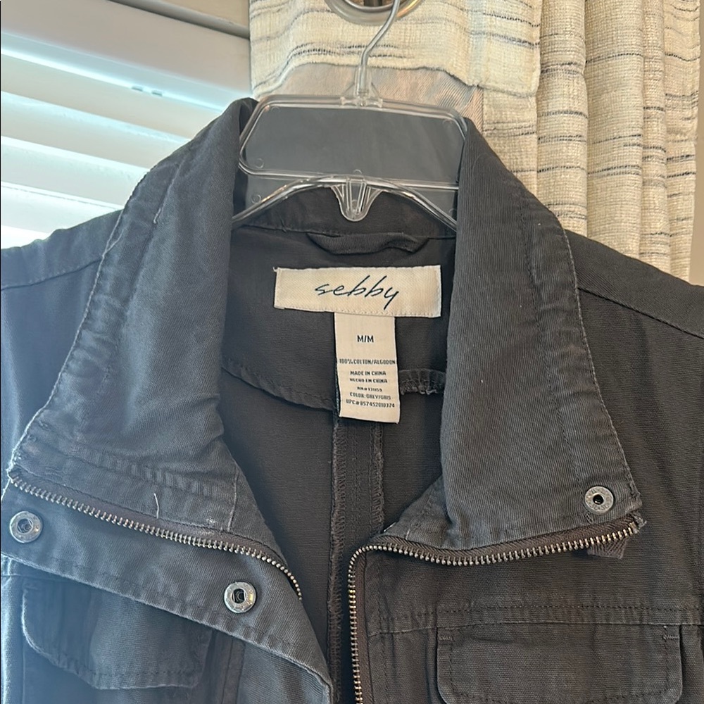 Utility Vest in Dark Gray - Picture 3 of 4